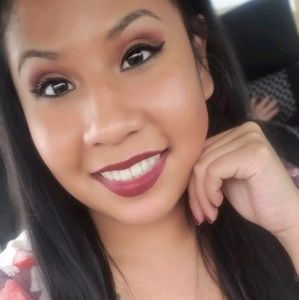 Meet your Posher, Tia